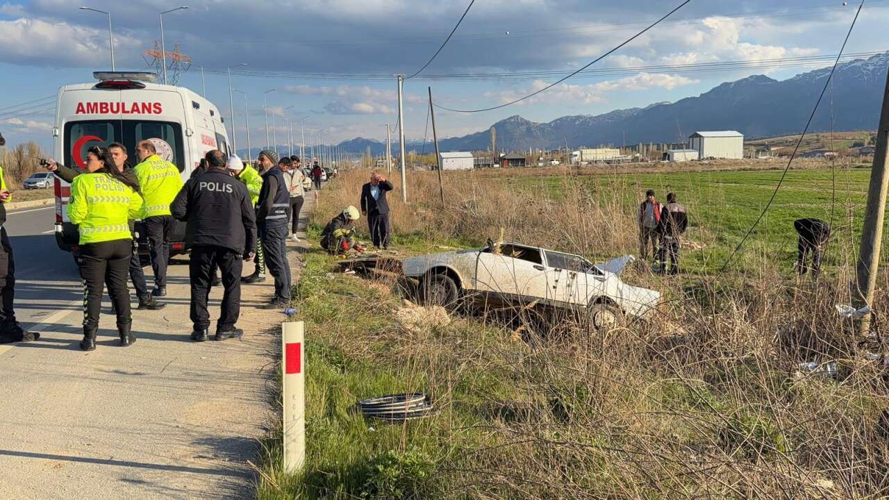 Konya’da otomobil bu hale geldi! 1 ölü, 1 yaralı var 11